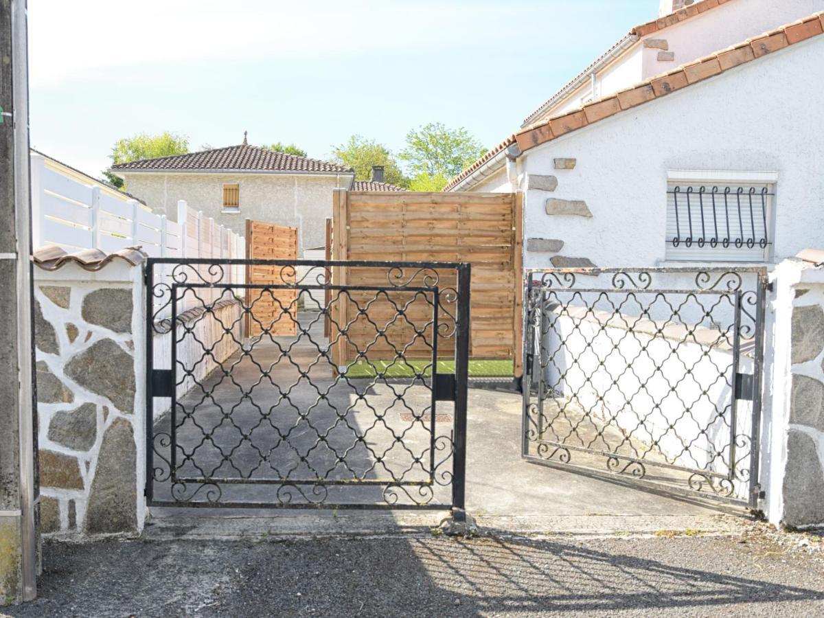 T2 - 28M2 Avec Cour Et Stationnement, Wifi Et Linge Fournis Apartment Angouleme Exterior photo