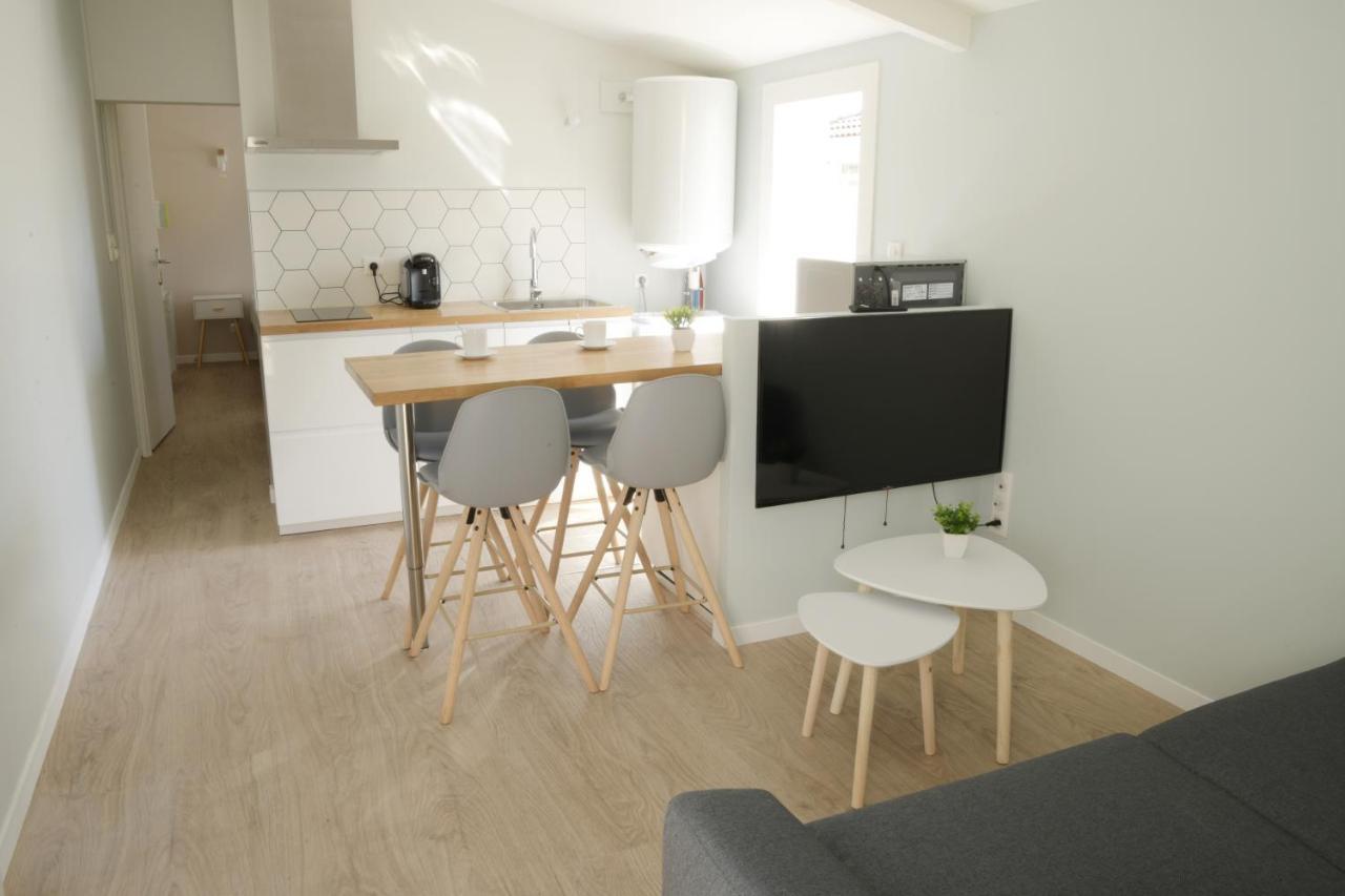 T2 - 28M2 Avec Cour Et Stationnement, Wifi Et Linge Fournis Apartment Angouleme Exterior photo